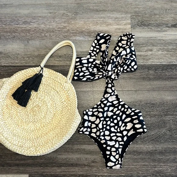 Patbo one piece - Picture 2 of 9